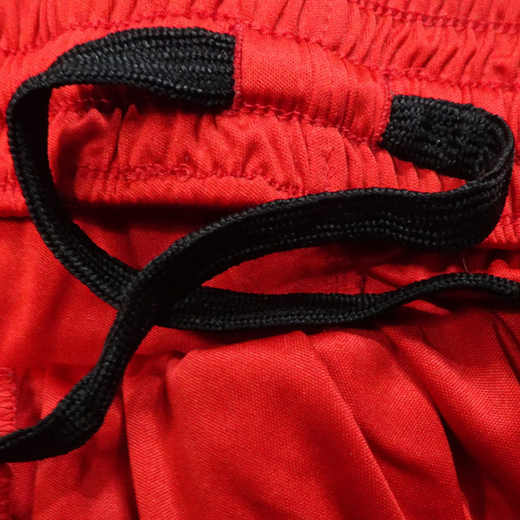 Umbro Shorts Red/Black Tie String X-Large - Picture 6 of 6